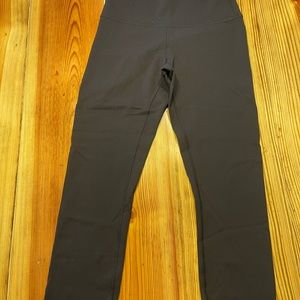 Lululemon wunder train high rise leggings size 6 black crop 23” inseam